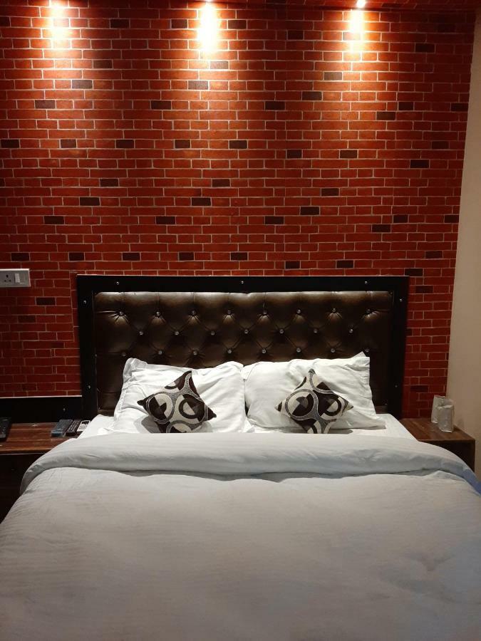 Hotel Varanasi Ganges Экстерьер фото
