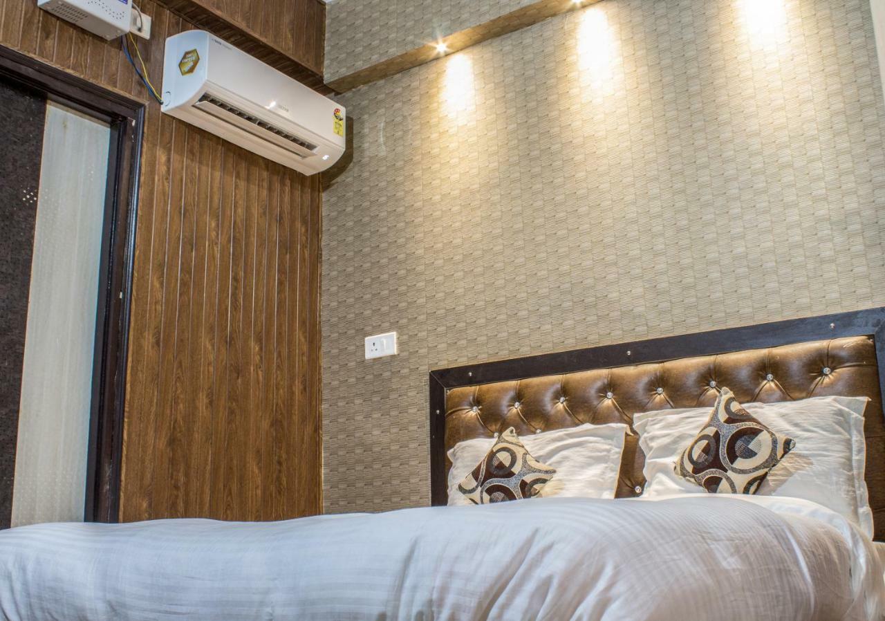 Hotel Varanasi Ganges Экстерьер фото
